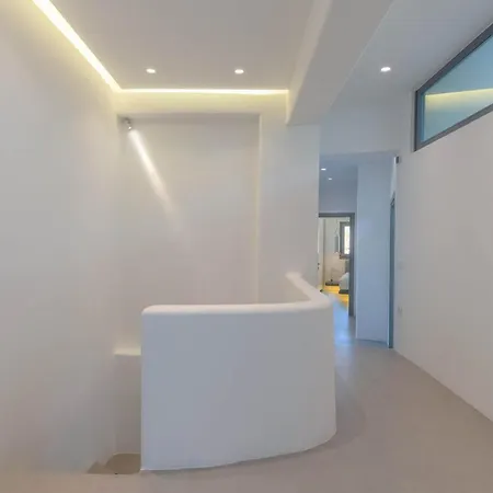 House Mykonos 3*