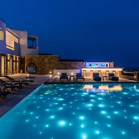 House Mykonos 3*