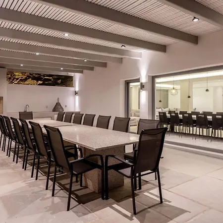 House Mykonos 3*
